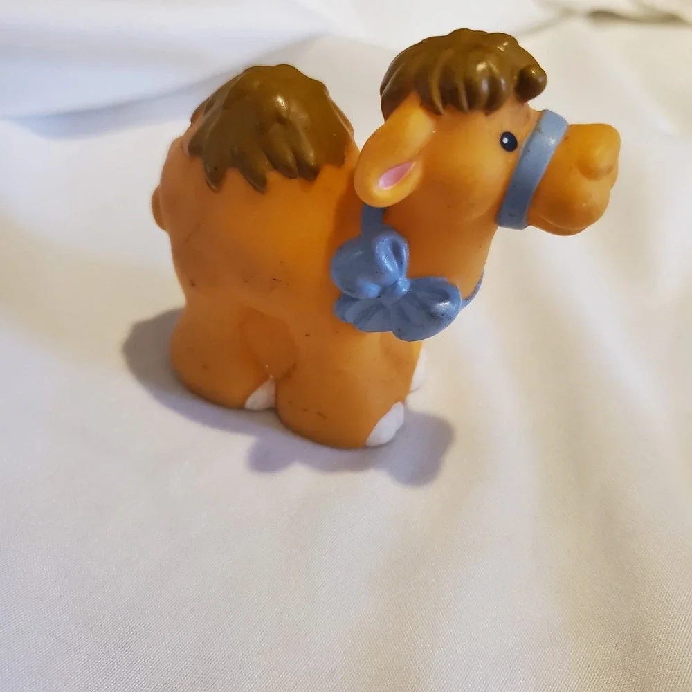 Fisher Price Little People replacement CAMEL with Blue Bow from Baby Zoo Animals