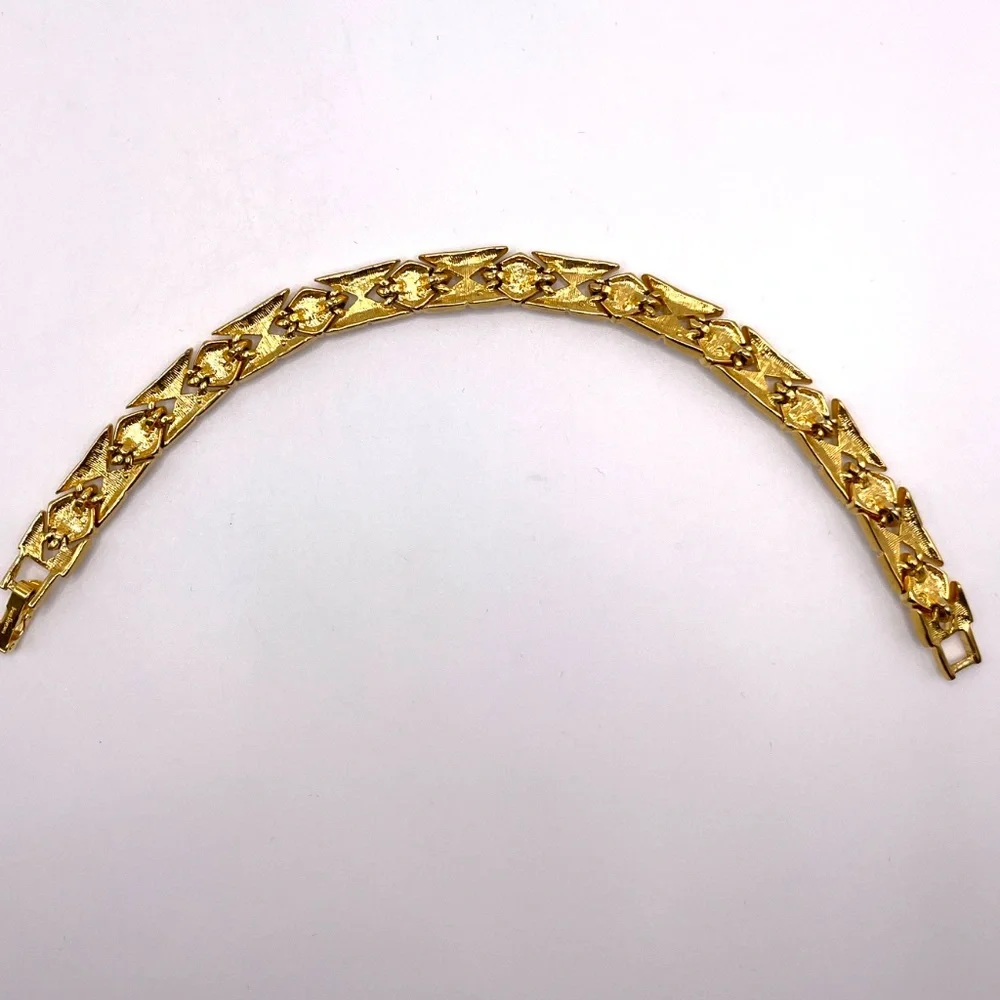 Joan Rivers Signed Vintage Gold Tone Crystal Enamel Link Bracelet 7 1/4