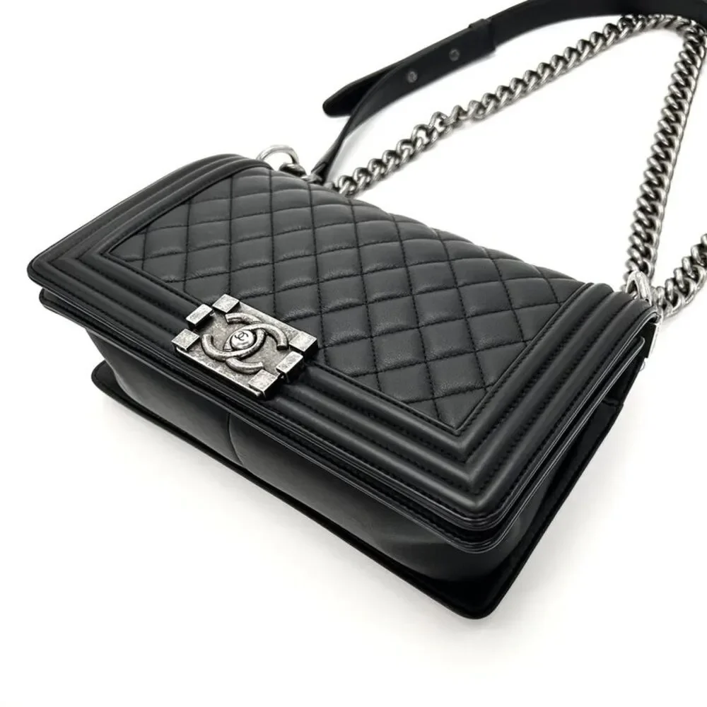 CHANEL brand color