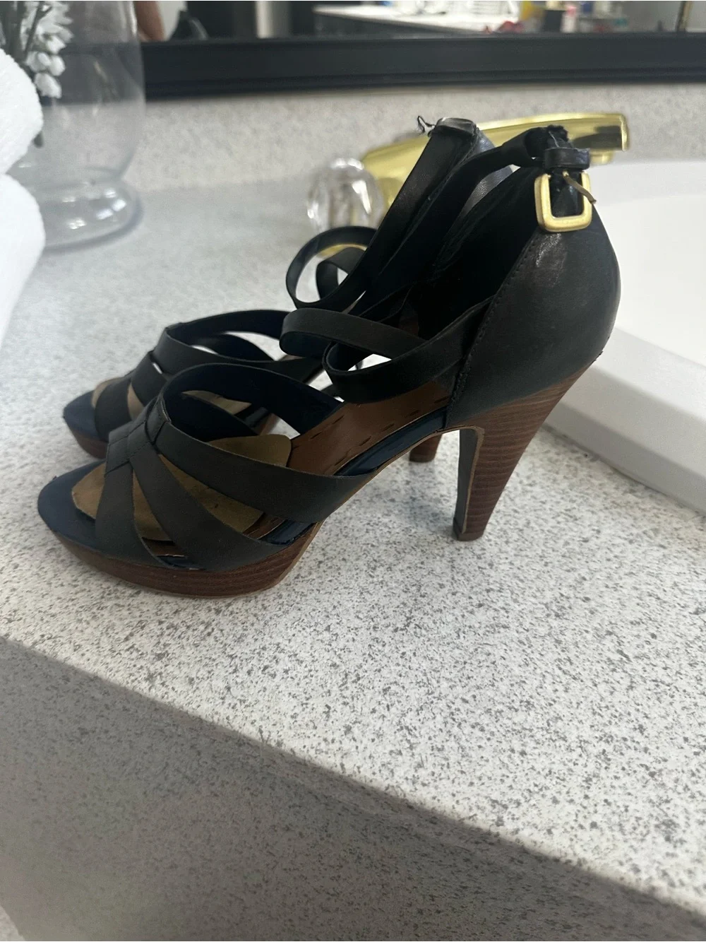 Tahari elegant heeled