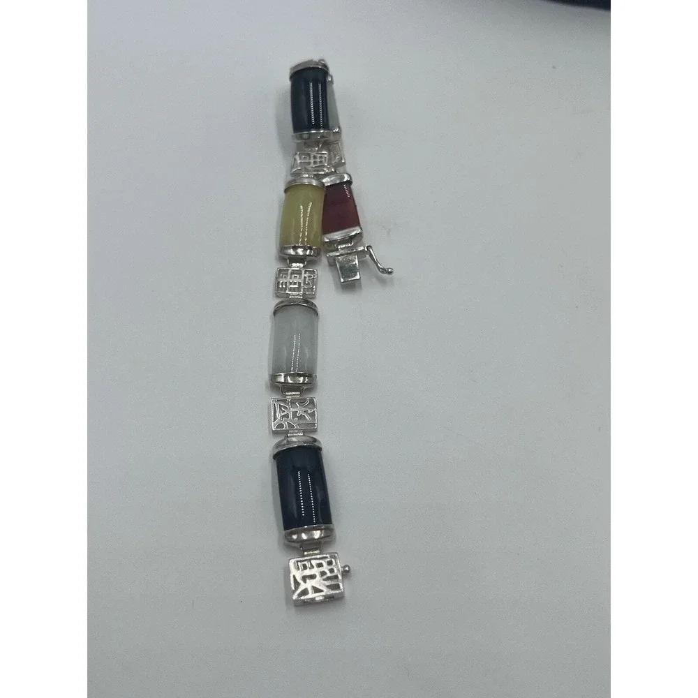 The Unbranded Brand lovely bracelet