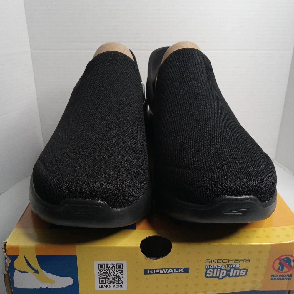 Skechers men slip