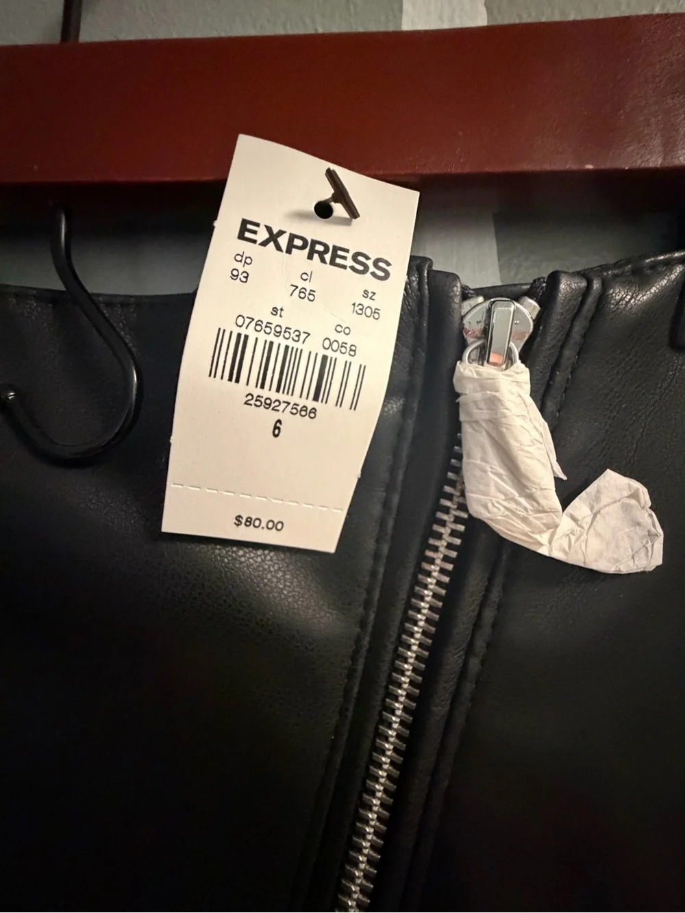 Express sleek black