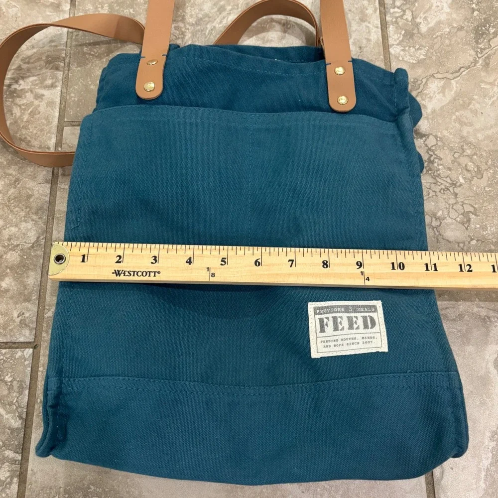 Feed market tote