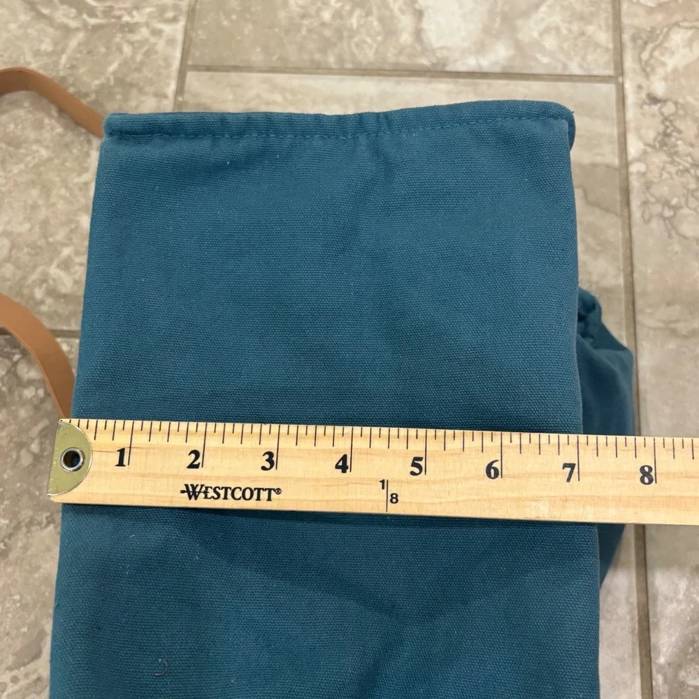 Feed market tote