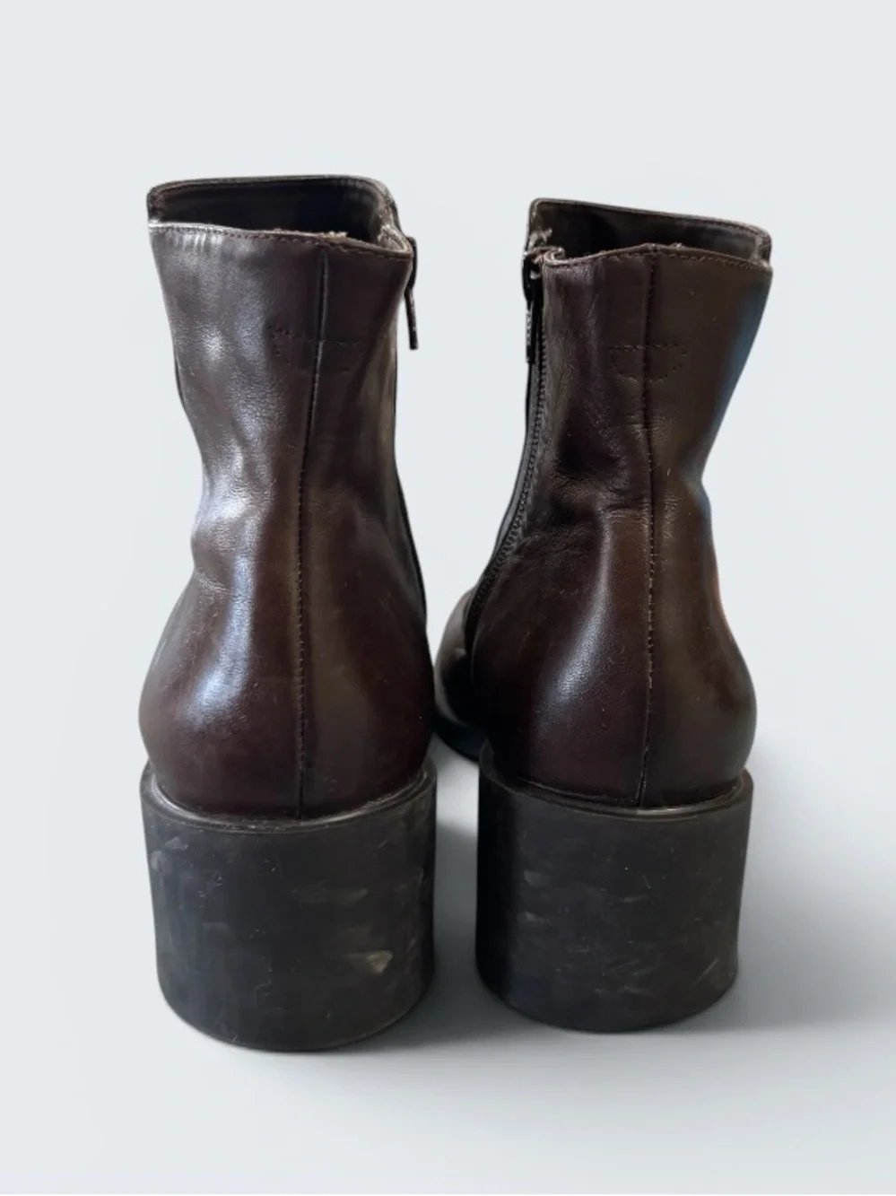 Bandolino streamlined leather