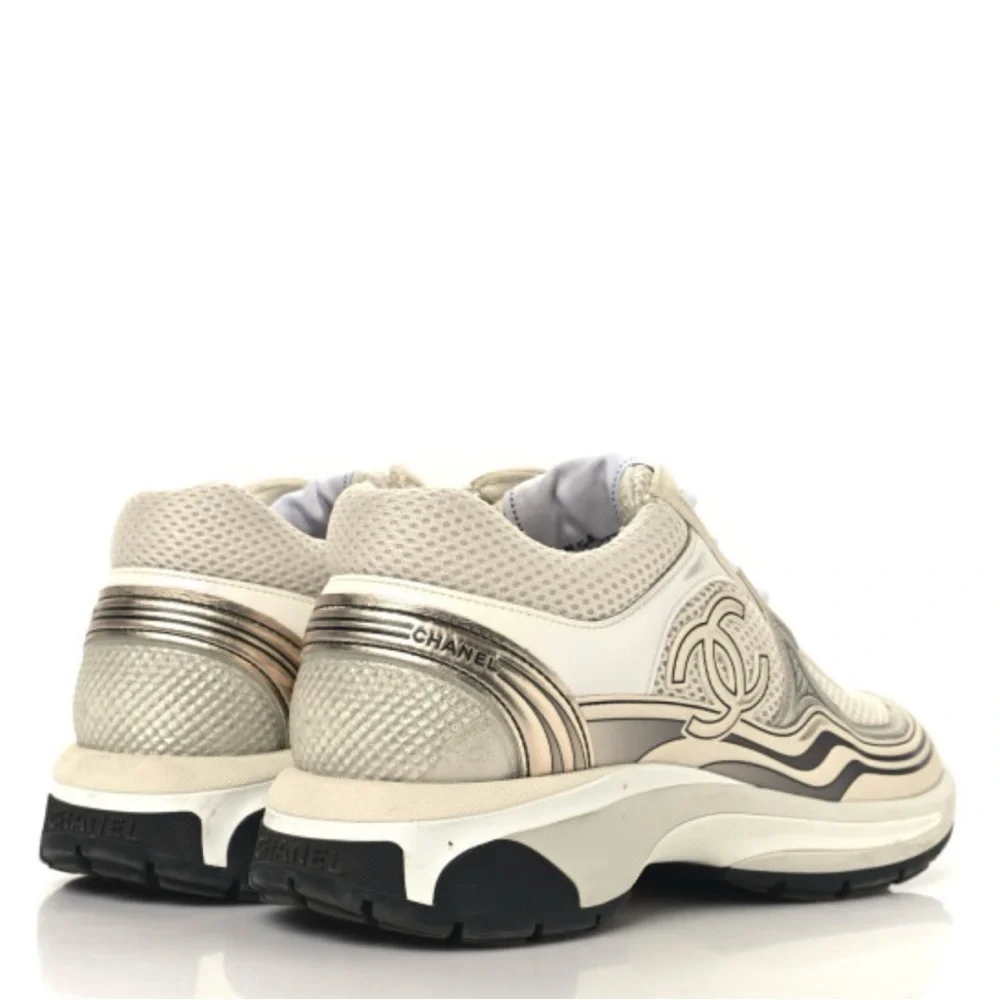 CHANEL sneakers signature