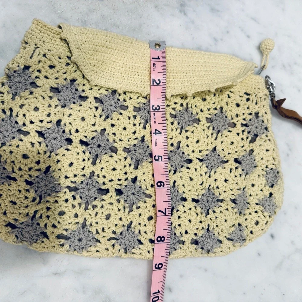 The Unbranded Brand charming crochet