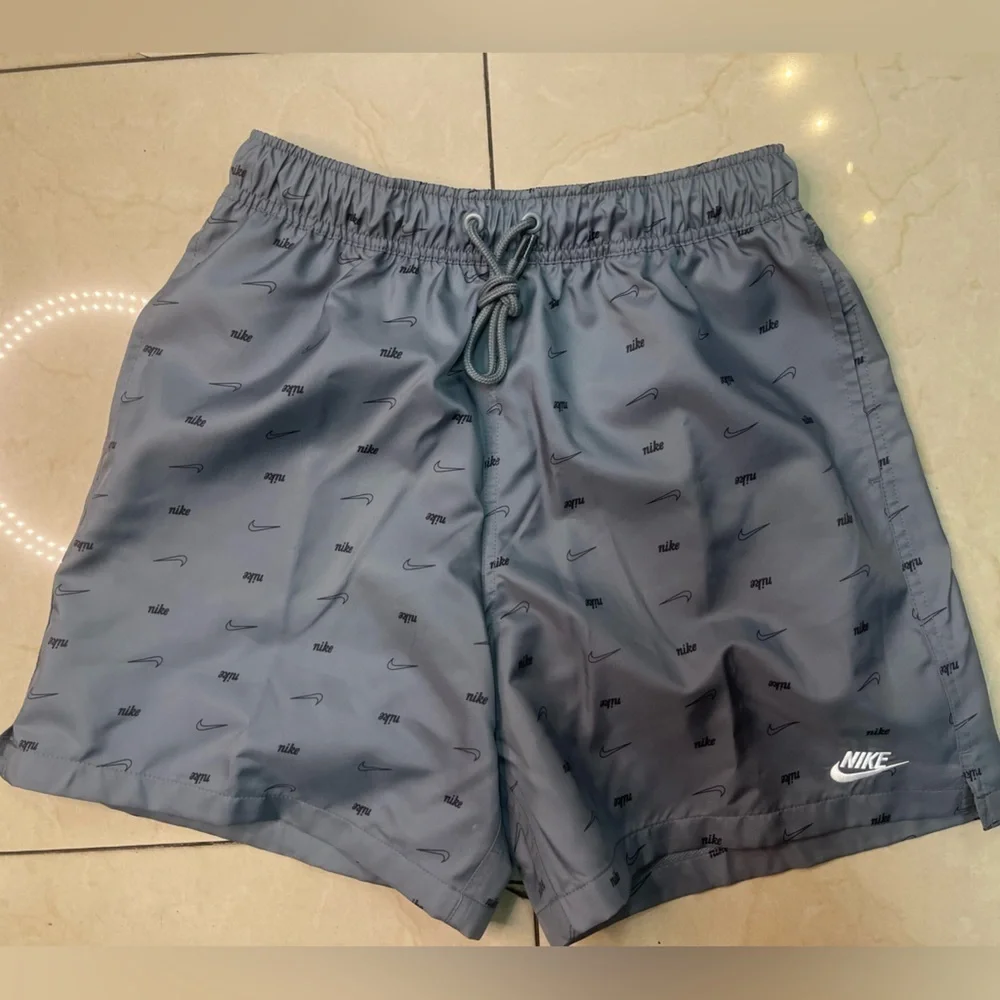 Nike charcoal gray