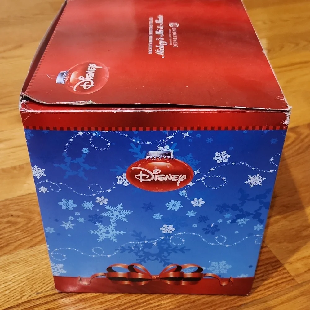 Department 56 mickey ski