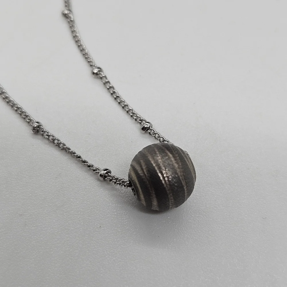 N/A silver tone
