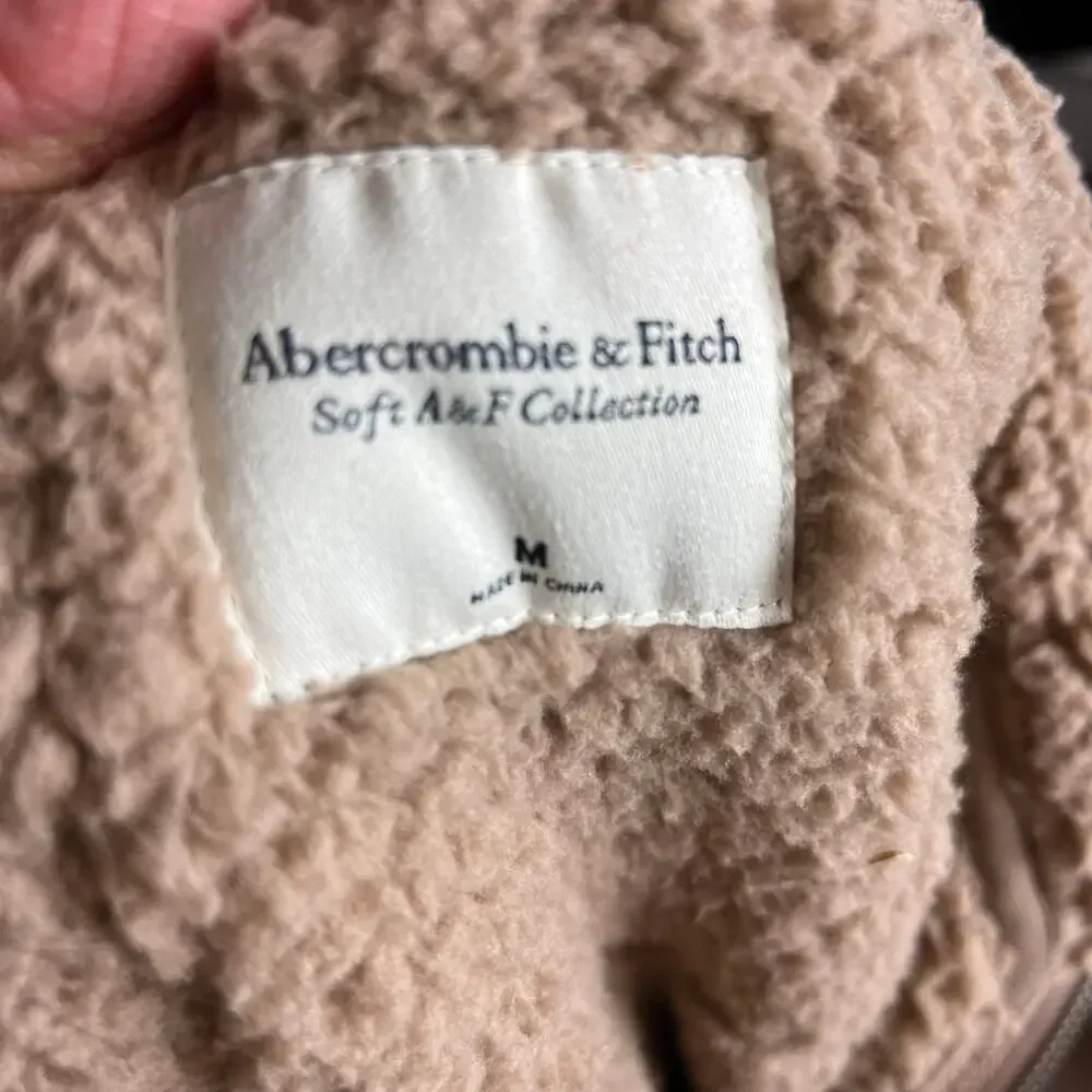 Abercrombie & Fitch cozy stylish