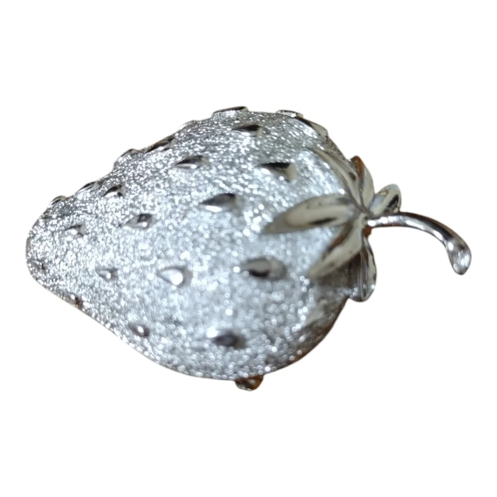 Vintage 1970's Sarah Coventry Silver Strawberry Ice Brooch Pin‎