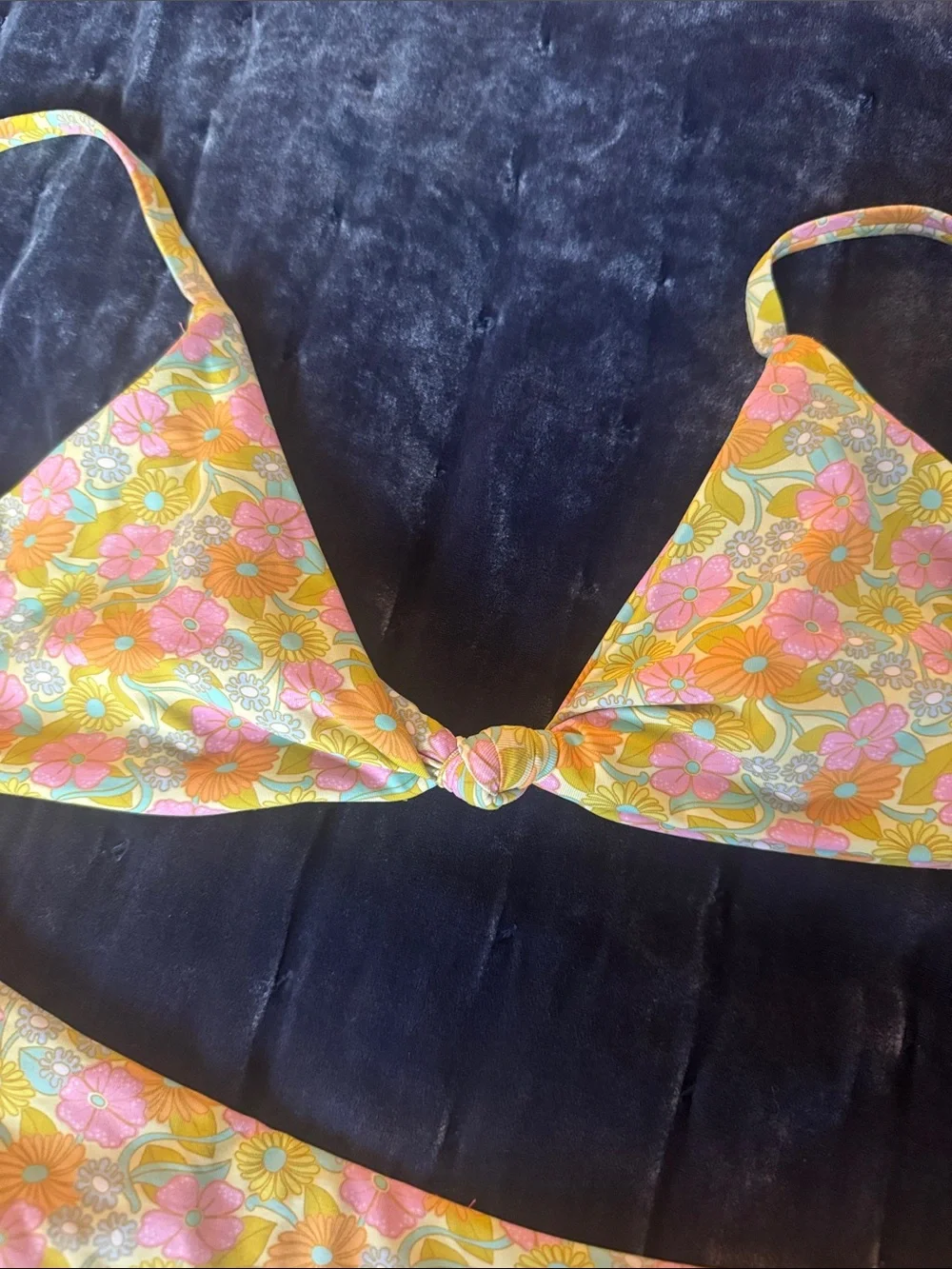 Dippin Daisys yellow pattern