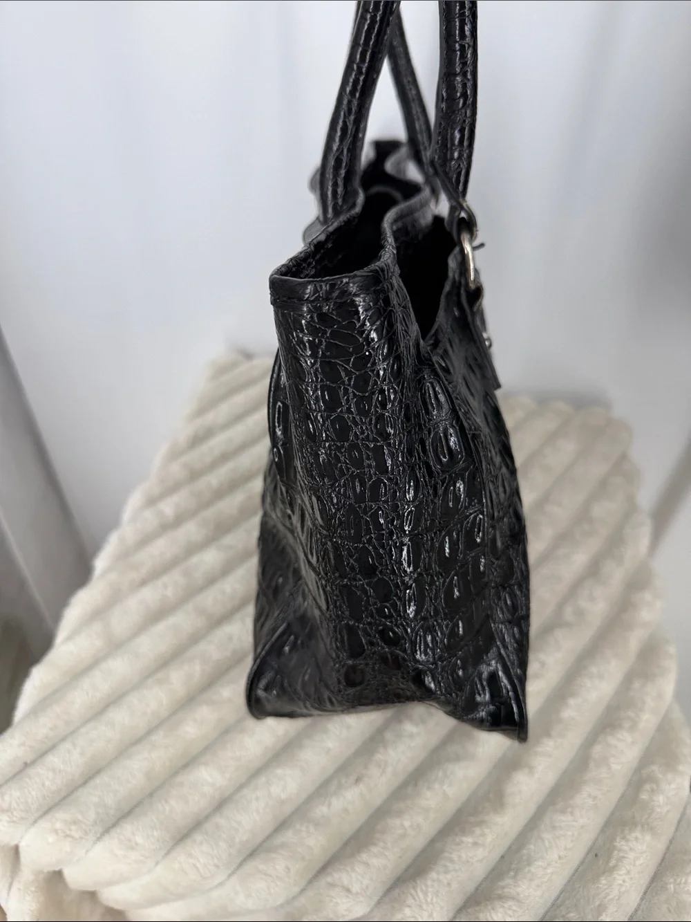 Nine West croc embossed