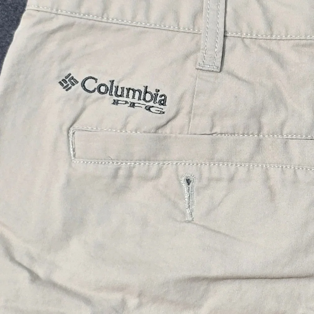 Columbia classic khaki