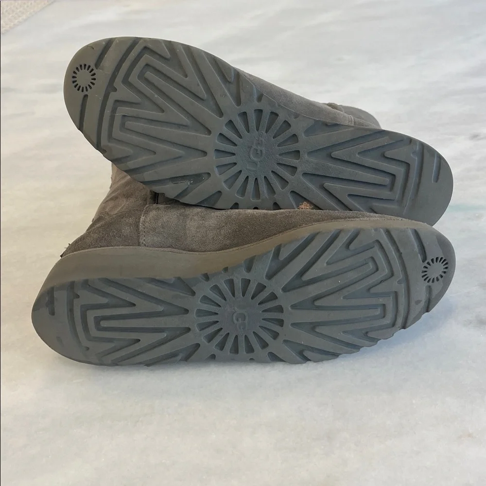 UGG amie slim