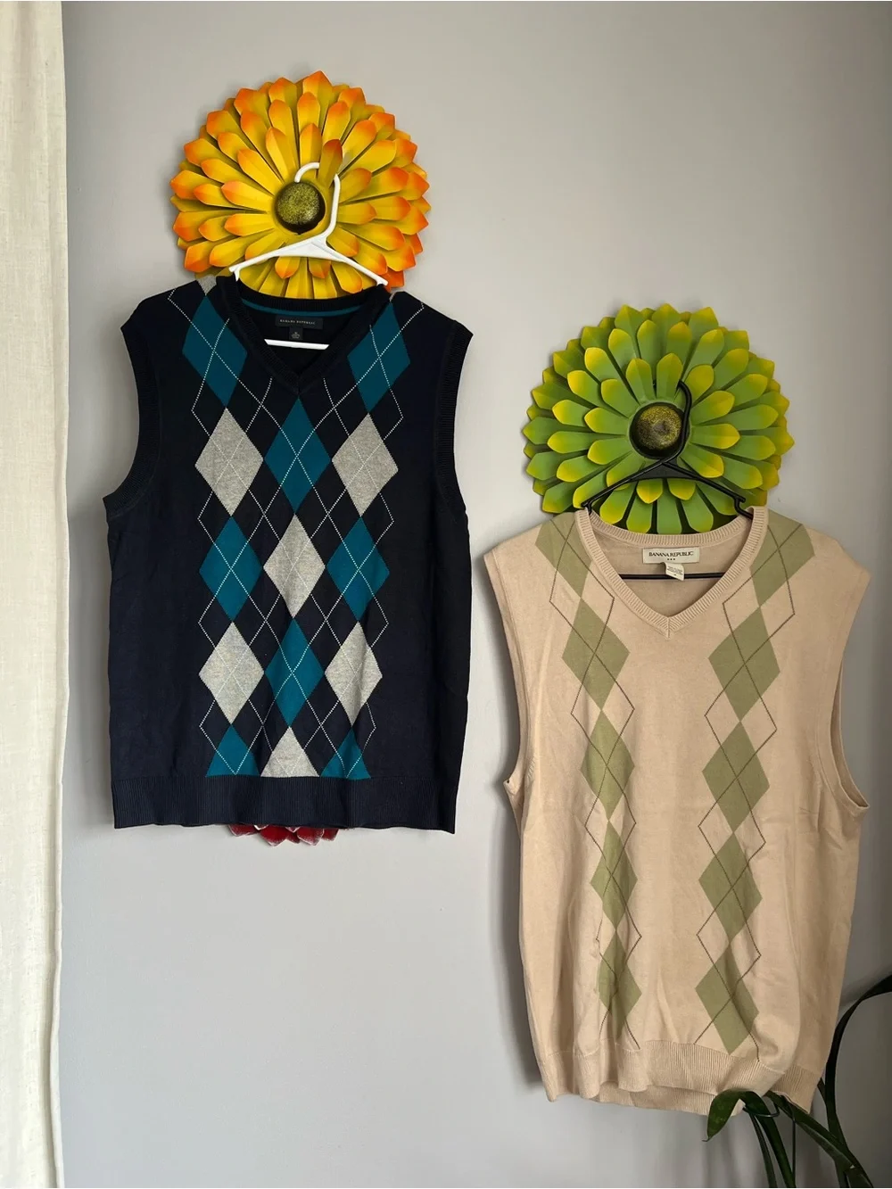 Lot of 2 Banana Republic Men Argyle Sweater Vest V-Neck 100% Cotton Medium