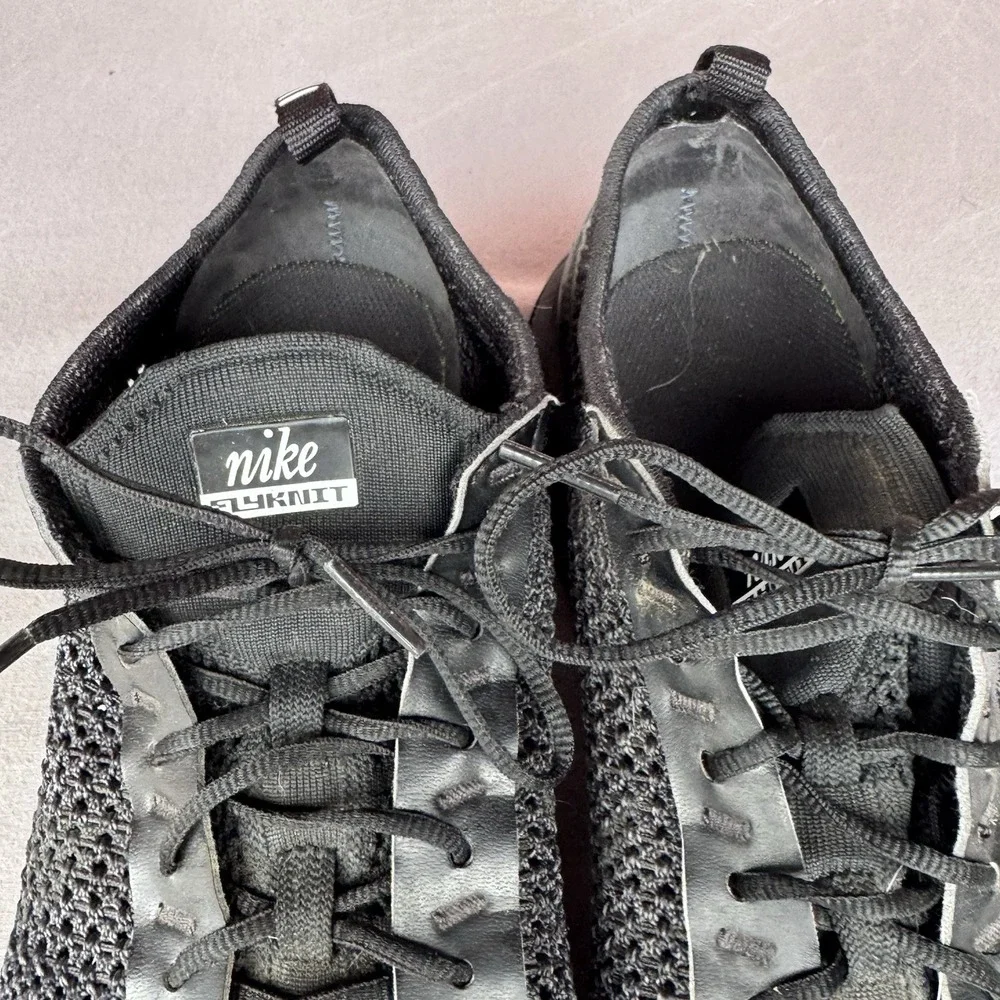 Nike product pair