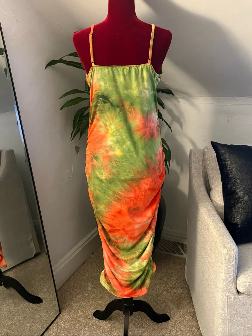 Fashion Nova vibrant tie