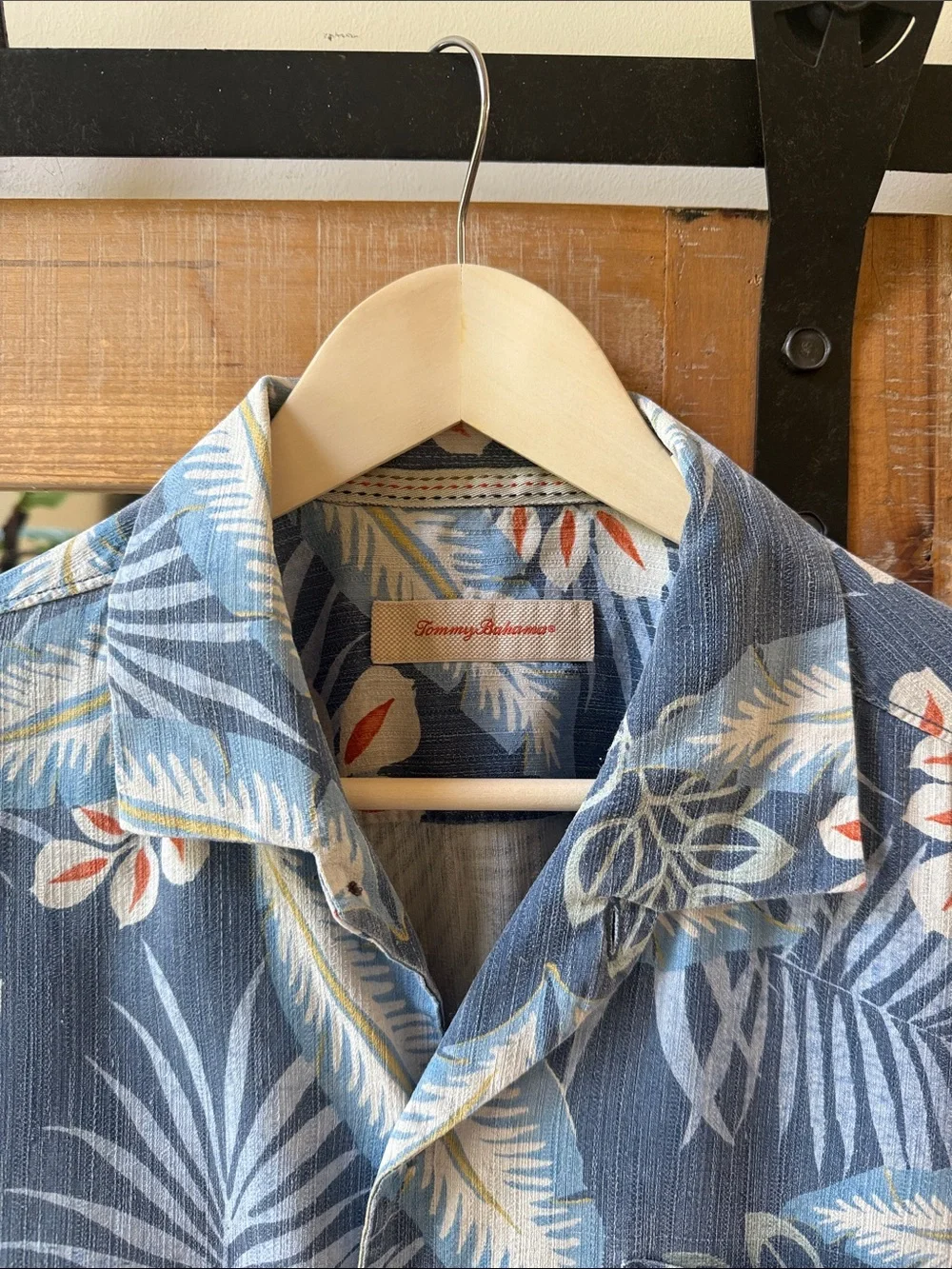 Tommy Bahama excellent used