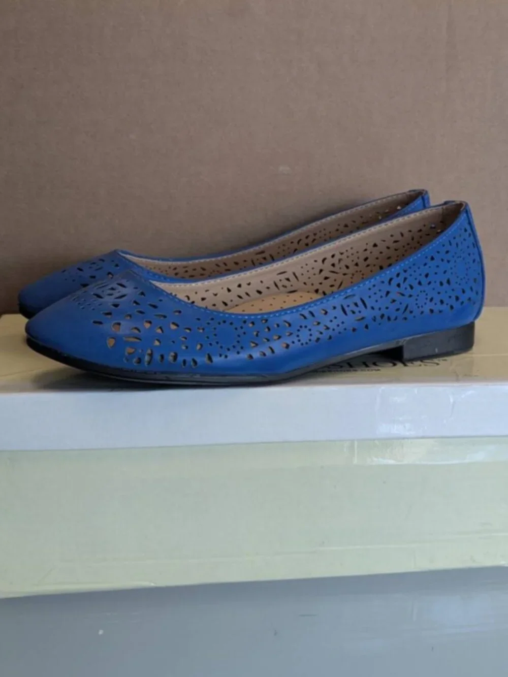 Annie Comfort these vibrant