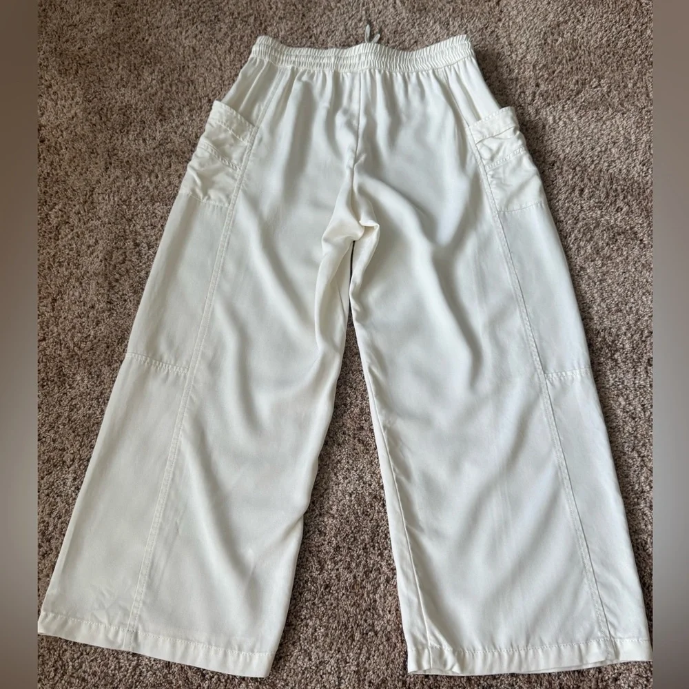 CALIA by Carrie Underwood lightweight cropped