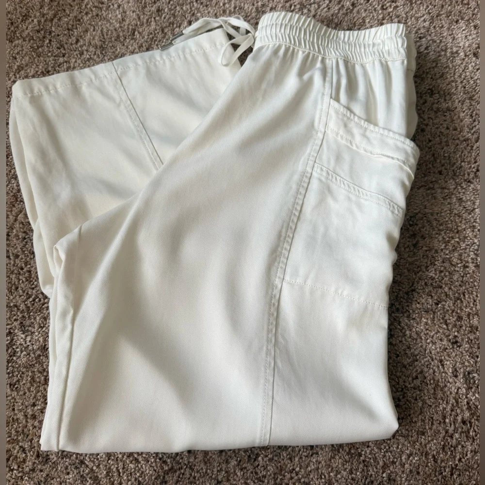 CALIA by Carrie Underwood lightweight cropped