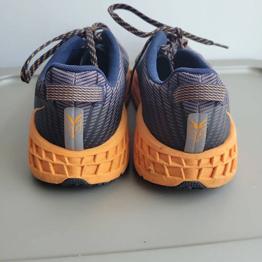 Hoka One One hoka one