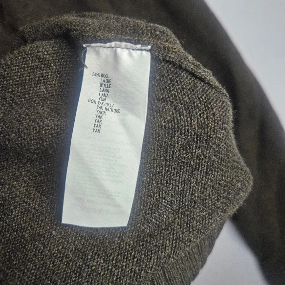 Muji button front