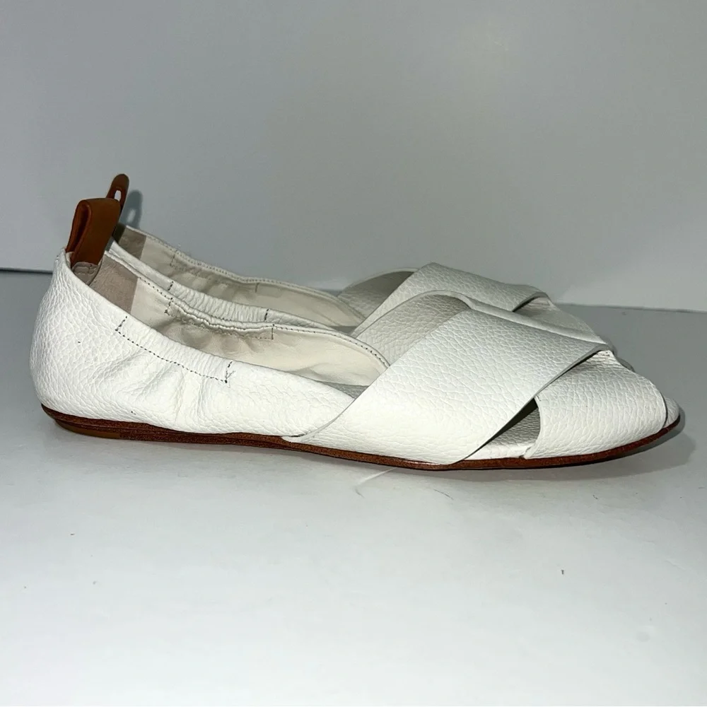 Mercedes Castillo Amaia‎ White Pebbled Leather Open Toe Flats Size 8.5
