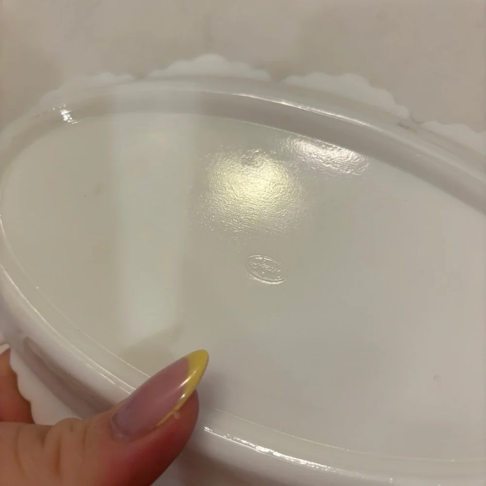 Fenton vintage white