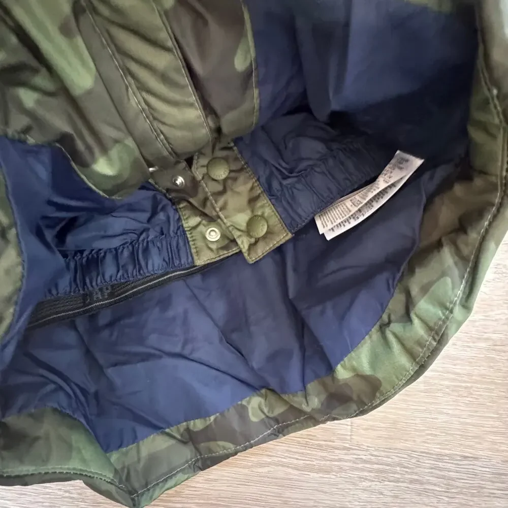 GAP Kids Camouflage Puffer Jacket in Green