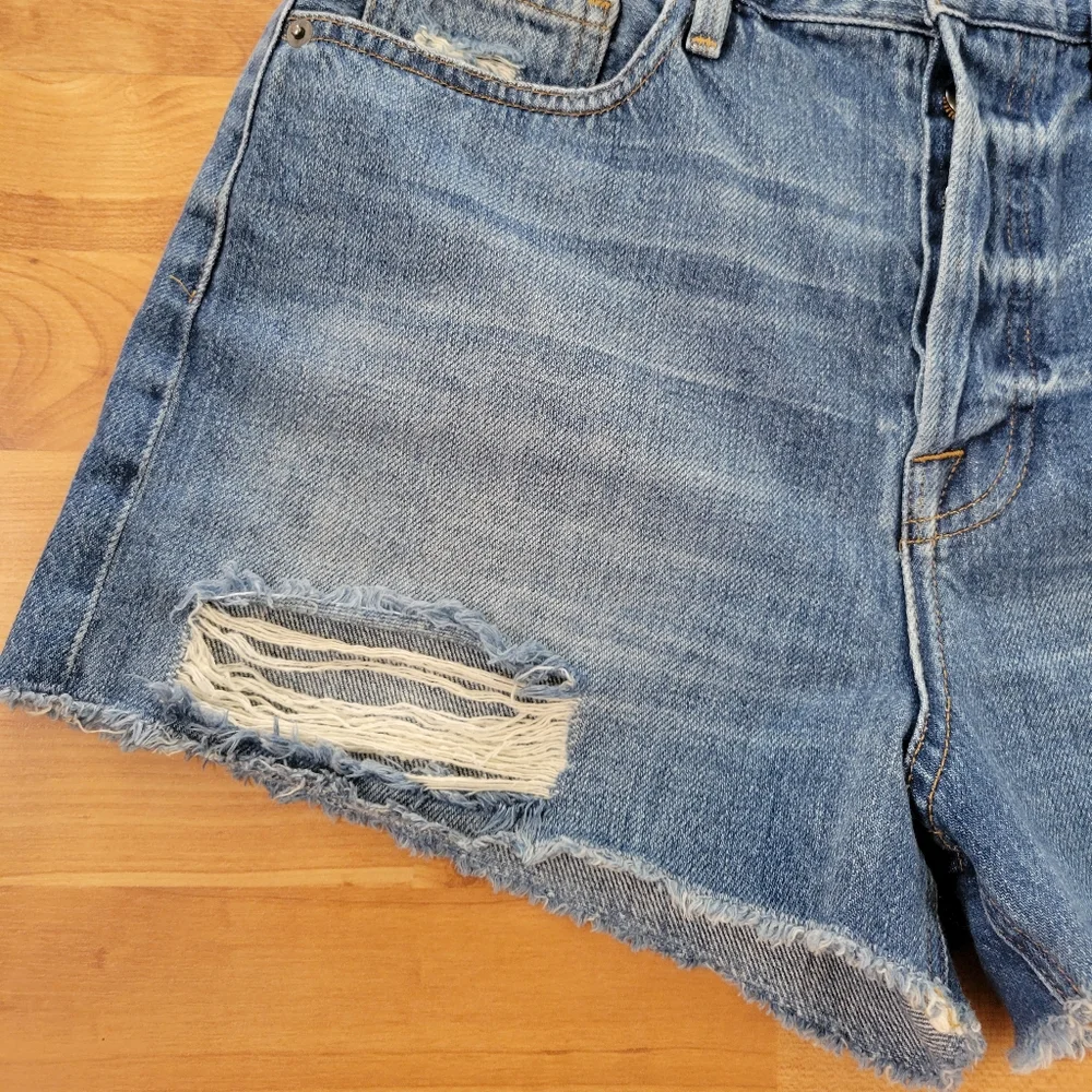 Frame Heritage Le Vintage Short 28 Distressed Blue Denim