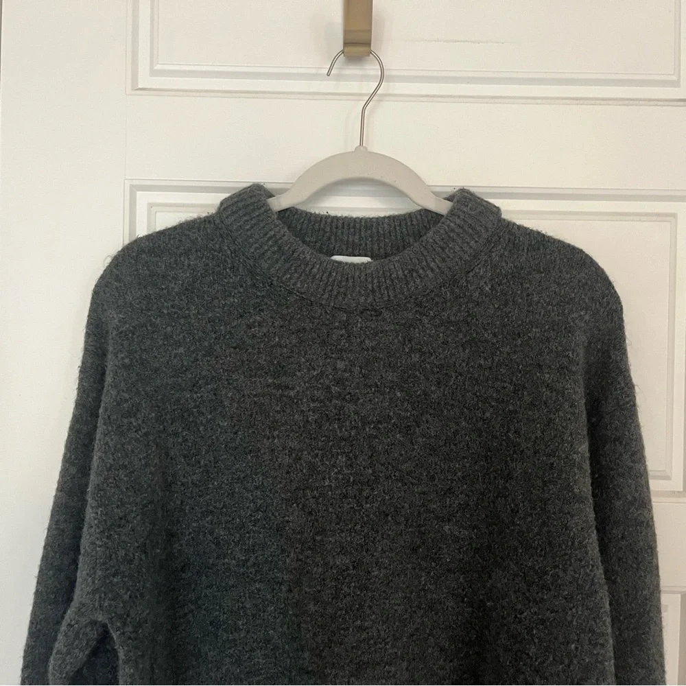 H&M description gray
