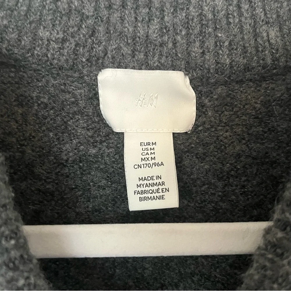 H&M description gray
