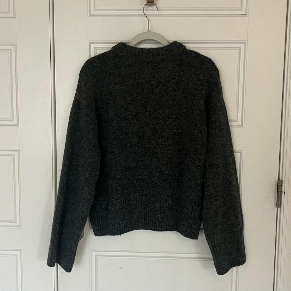 H&M description gray