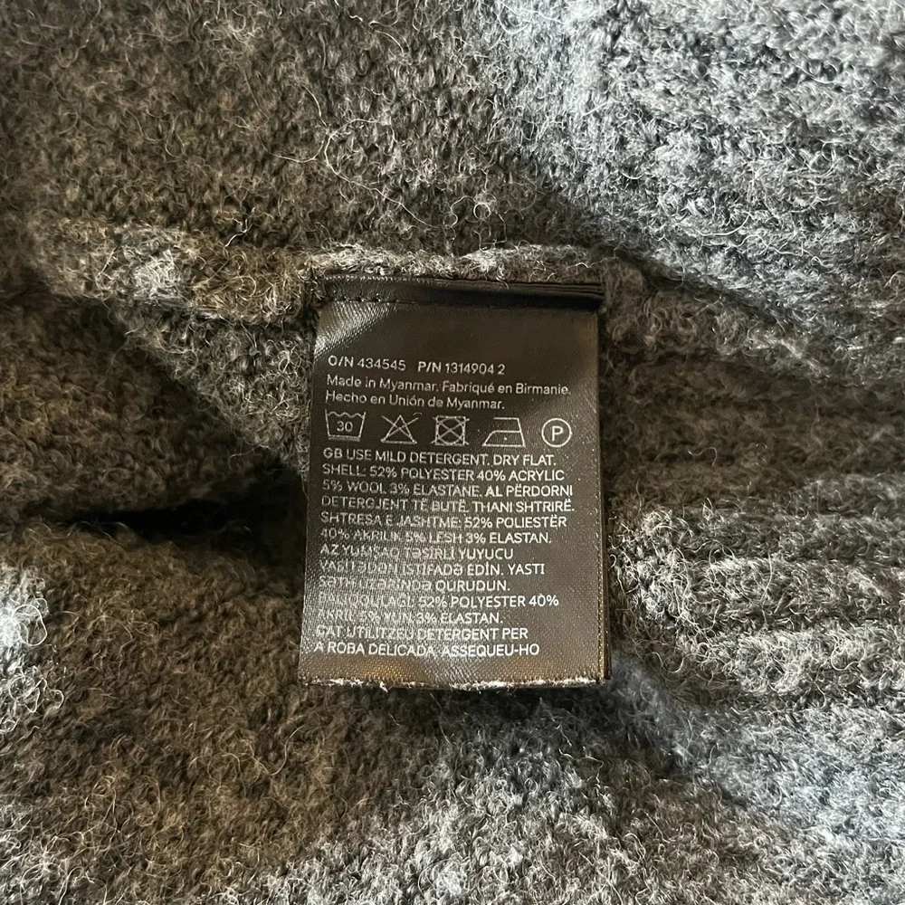 H&M description gray