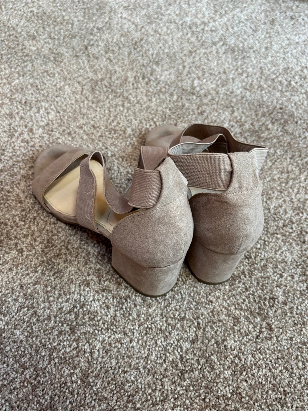 Liz Claiborne chic taupe