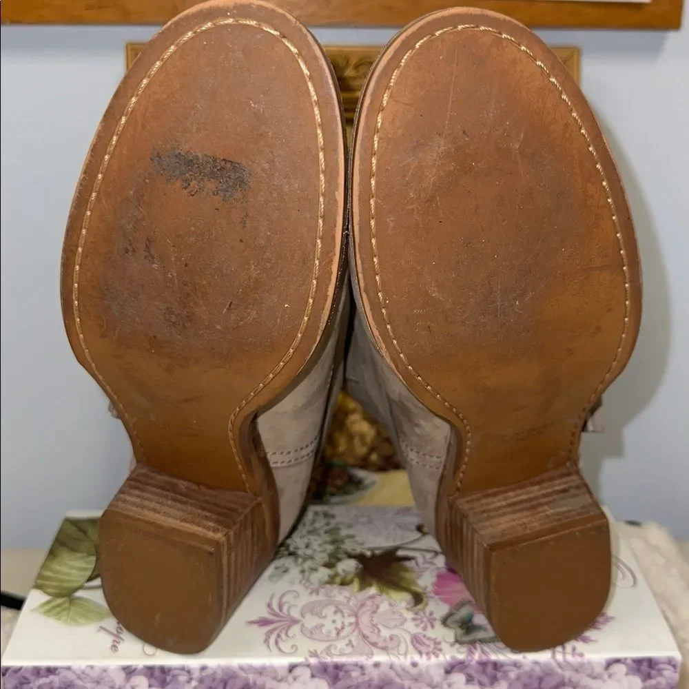UGG pre owned