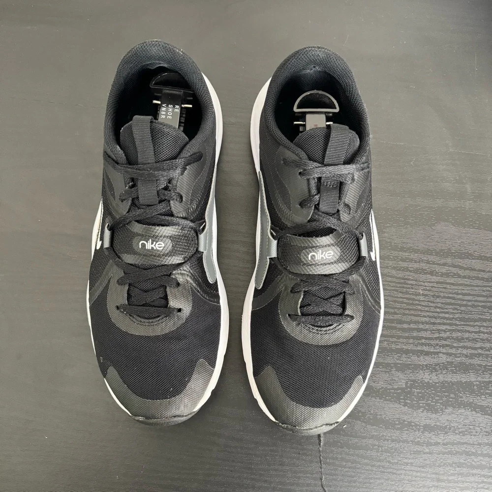 Nike Training In-Season 13 sneakers in black and white Size 10