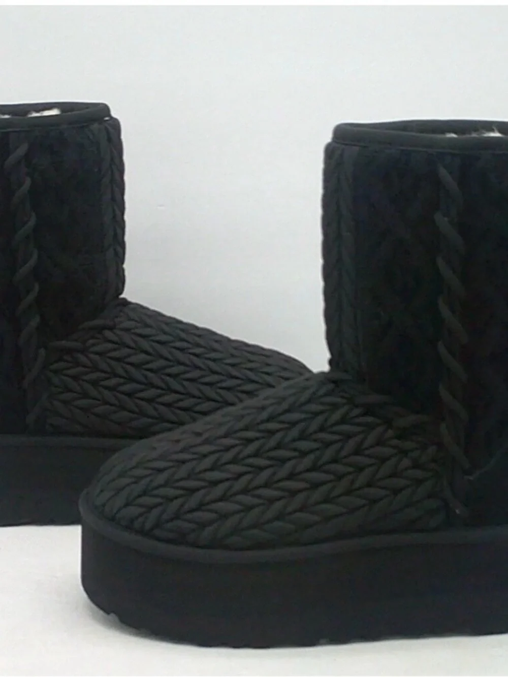 UGG classic short