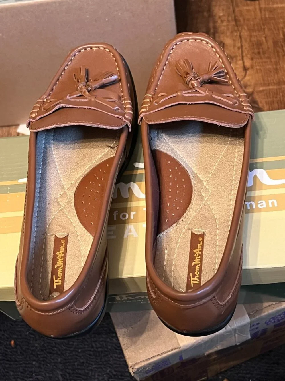 Thom McAn Women's Leather Moccasin - Size 8W - NWOT WITH BOX!