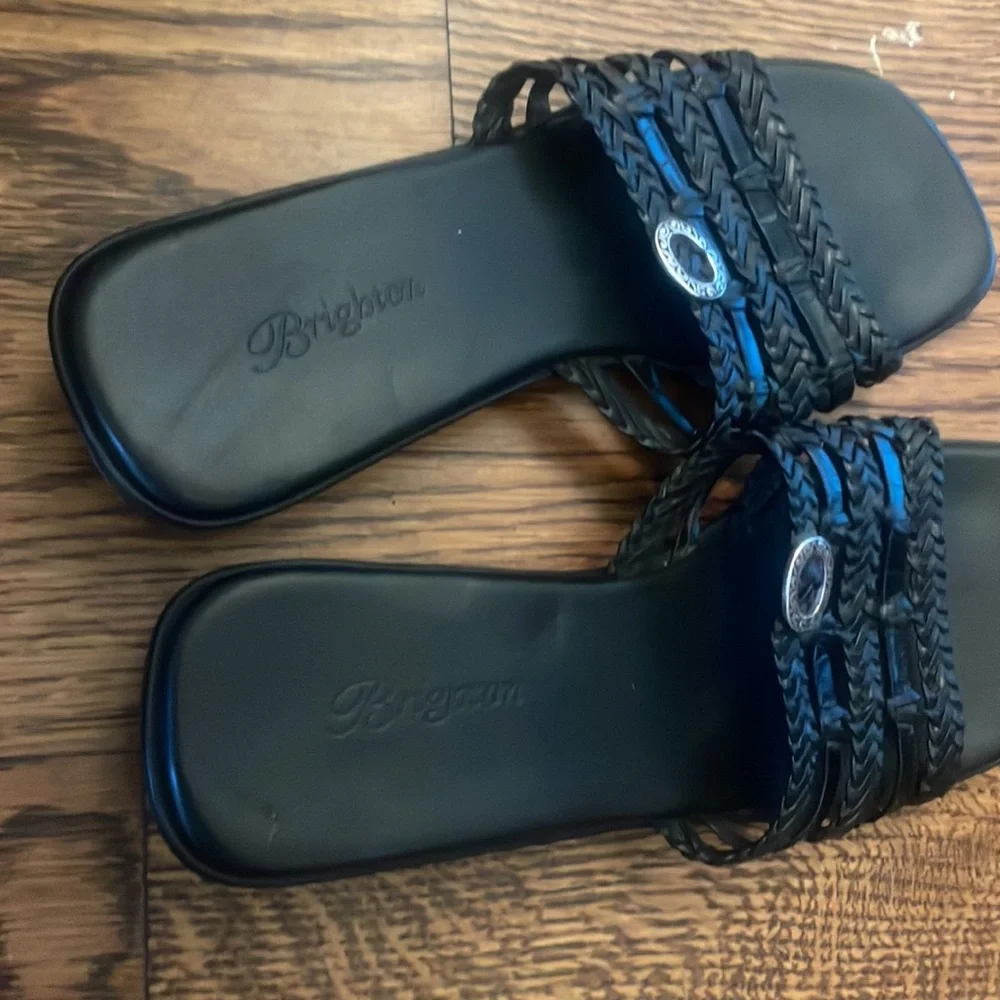 Brighton size 5n