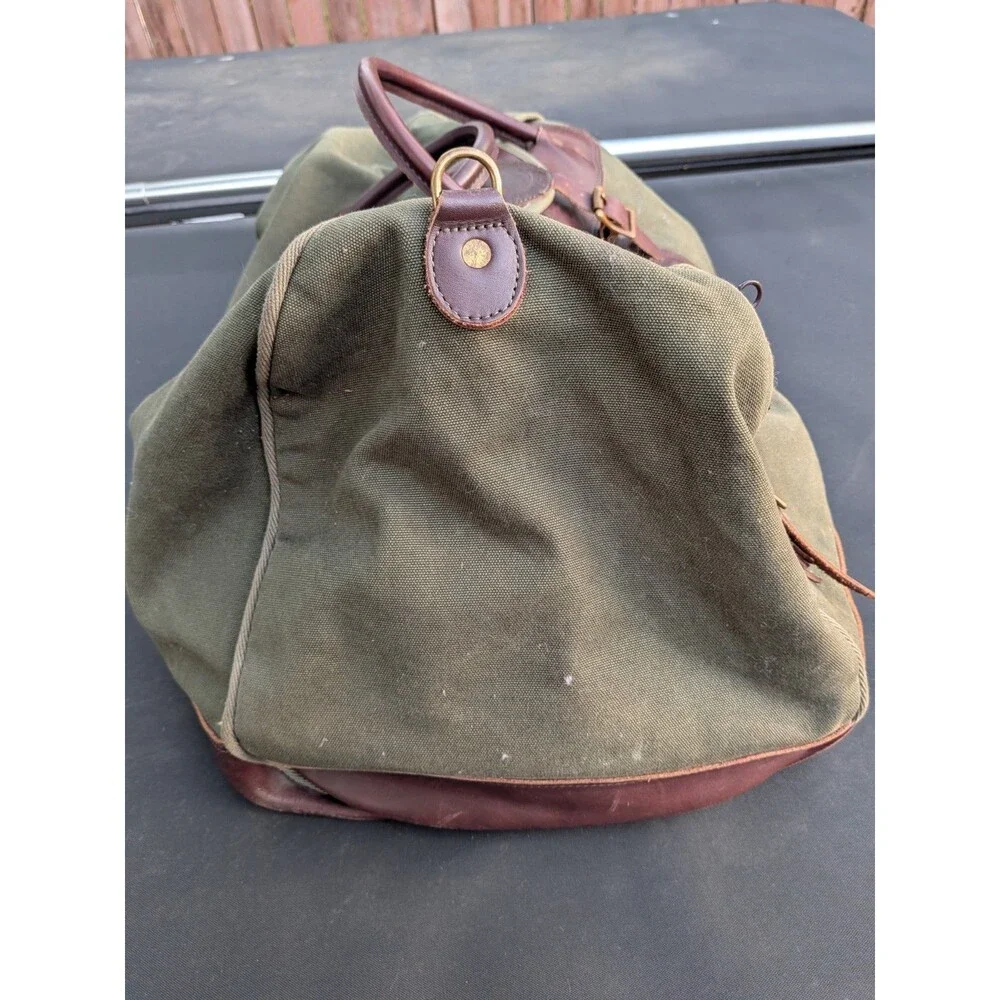 Duluth Trading Co missing shoulder