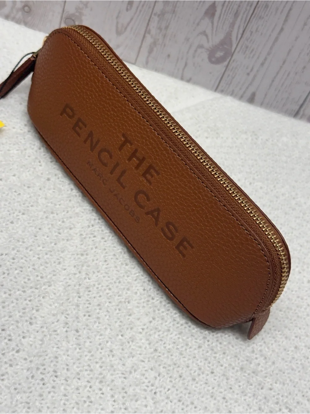 Marc Jacobs compact marc