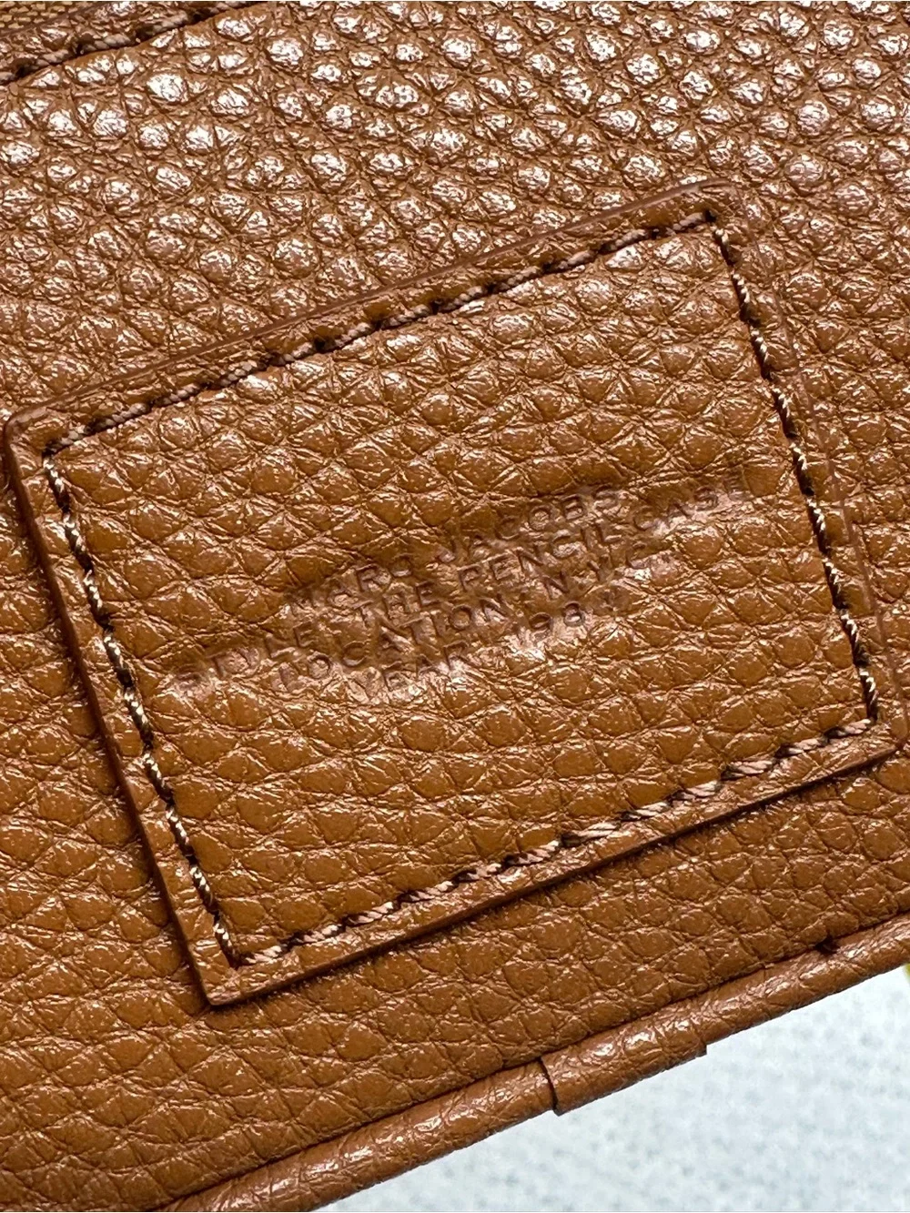 Marc Jacobs compact marc