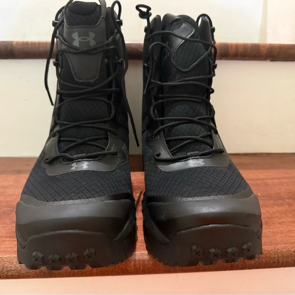 Under Armour sleek sturdy