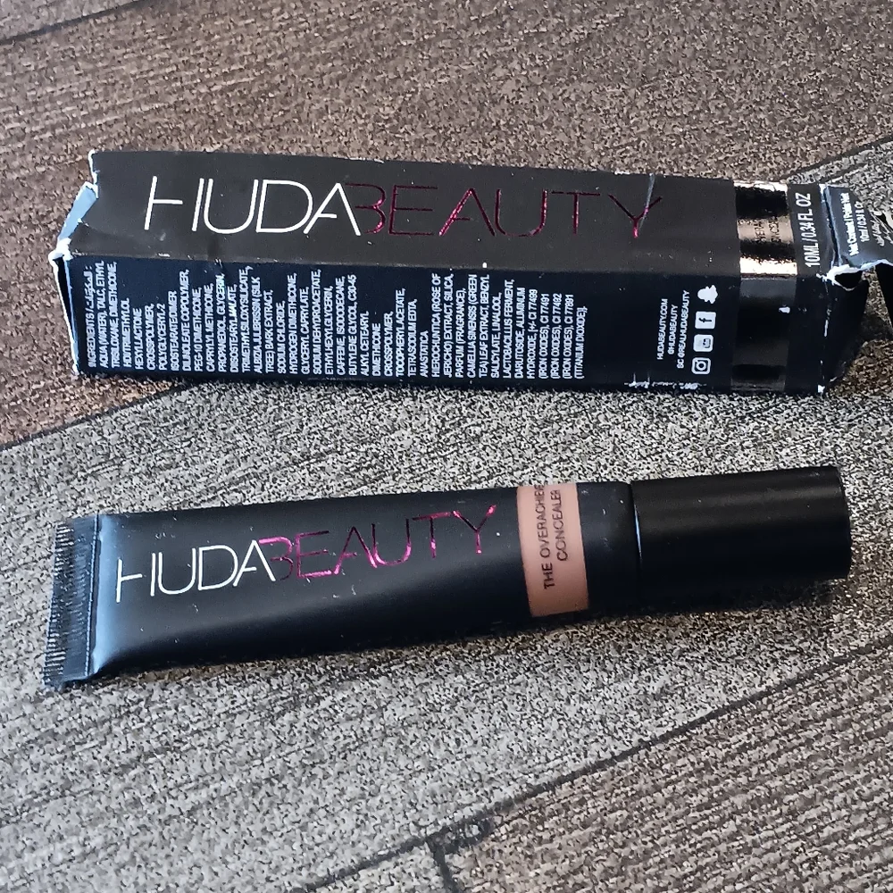 HUDA BEAUTY squished boxes