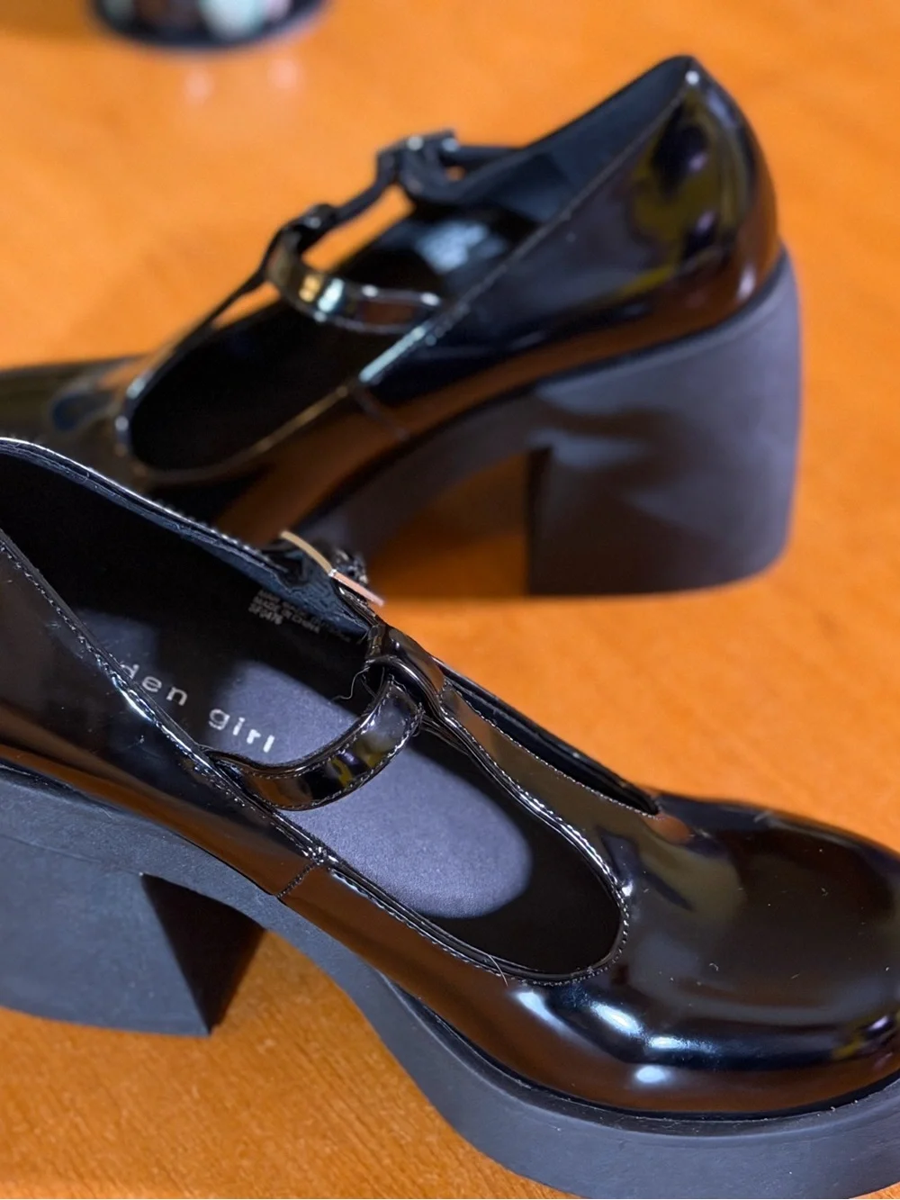Madden Girl glossy black